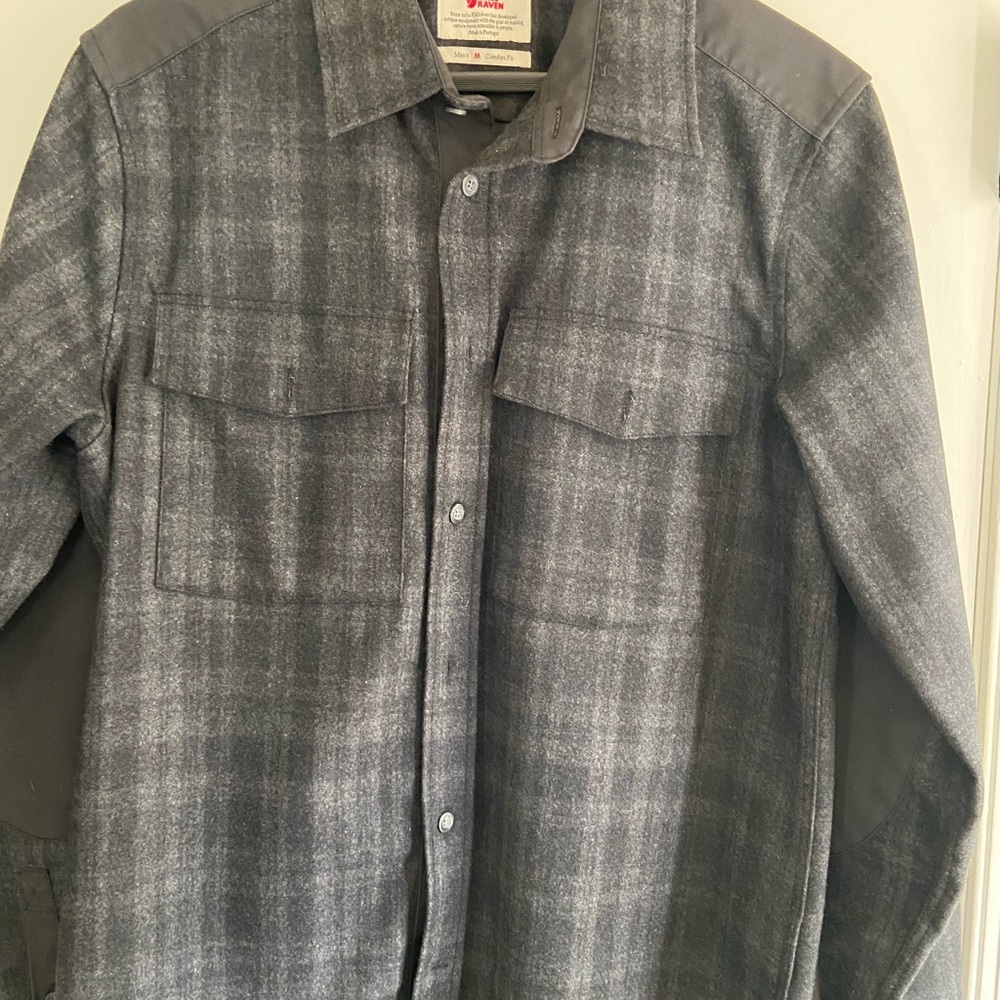 Fjällräven Övik Re-Wool Flannel Shirt Jacket | Medium Comfort Fit | Gray Plaid